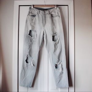 Lightwash high-waisted distressed mom jeans